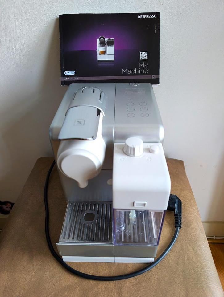 De’Longhi Nespresso Lattissima Touch EN560.S – Zilver, Witgoed en Apparatuur, Koffiezetapparaten, Zo goed als nieuw, Koffiepads en cups