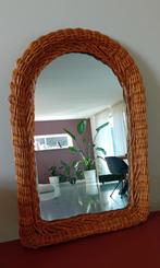 Vintage rotan spiegel boogspiegel, Minder dan 50 cm, Gebruikt, Ophalen of Verzenden, Minder dan 100 cm
