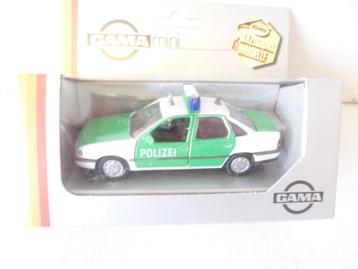 Gama 1170 Opel Vectra Polizei nieuw in doos 1:43 modelauto.  beschikbaar voor biedingen