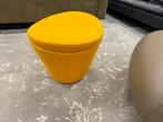 Nieuw Montis Cup voetenbank wolstof geel design Poef kruk, Nieuw, Ophalen of Verzenden, Montis, Rechthoekig