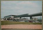 Rotterdam - Metro 13 - Station Zuidplein en oude autos - DAF, Verzamelen, Ansichtkaarten | Nederland, Zuid-Holland, 1960 tot 1980