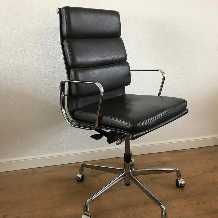 ZGAN Vitra Eames softpad Aluminium chair EA 219 chroom leer, Huis en Inrichting, Bureaustoelen, Zo goed als nieuw, Zwart, Ophalen