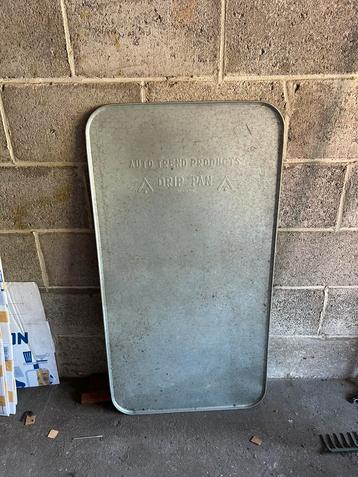 Olie lek plaat beschikbaar voor biedingen