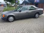 Mercedes-Benz 200-280 (W123) 230 E Oldtimer, Automaat, Gebruikt, 4 cilinders, 1290 kg