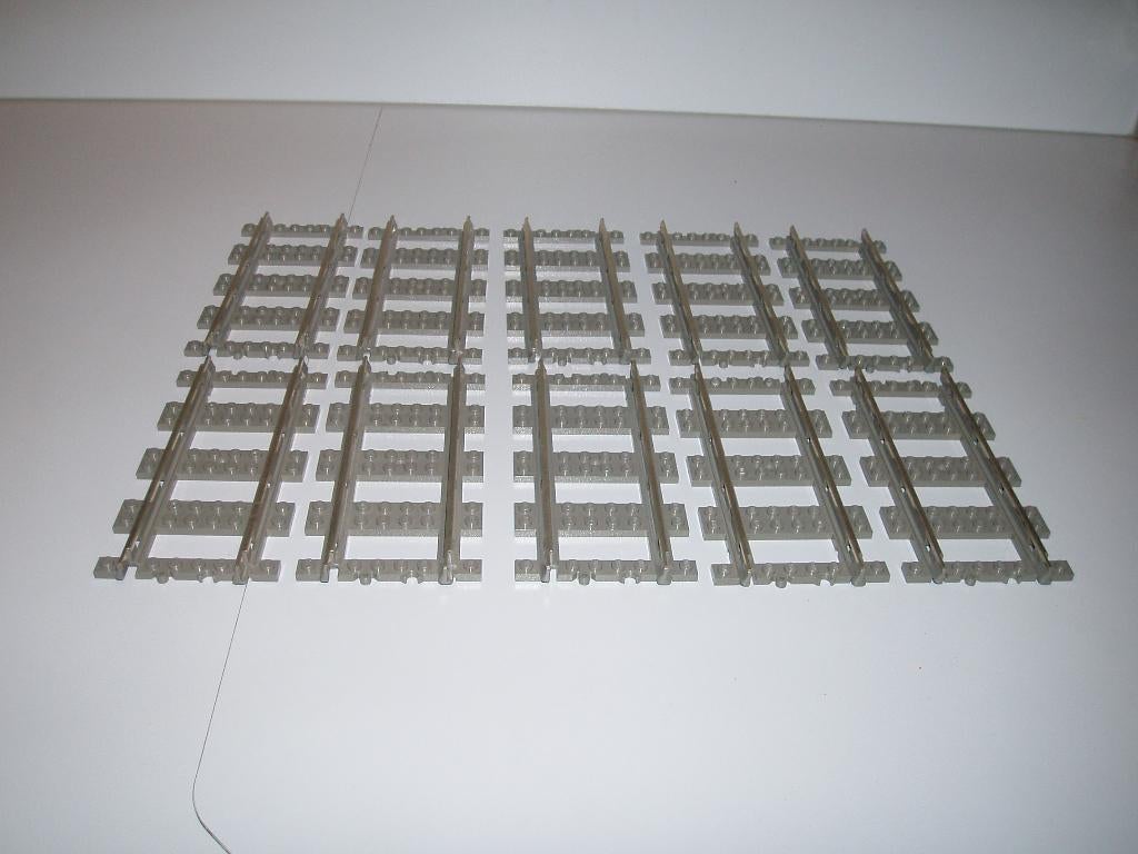 10 LEGO 4515 9volt Rails Recht GRIJS (nr2) perfecte staat!, Kinderen en Baby's, Speelgoed | Duplo en Lego, Ophalen of Verzenden