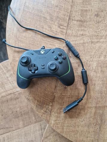 Razer wolverine V2 gaming controller  beschikbaar voor biedingen