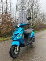 Piaggio zip 2017 full option, Fietsen en Brommers, Ophalen, Maximaal 45 km/u, Zip, Zo goed als nieuw