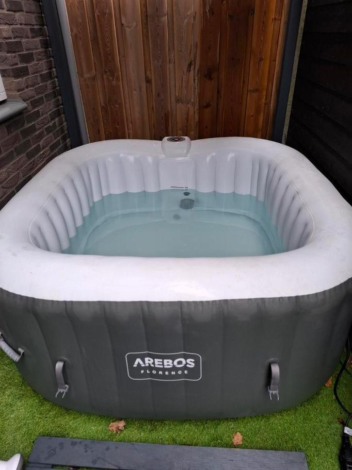 Opblaasbare Spa / Bubbelbad - Relaxen in Stijl!, Tuin en Terras, Bubbelbaden en Hottubs, Zo goed als nieuw, Opblaasbaar, Afdekzeil