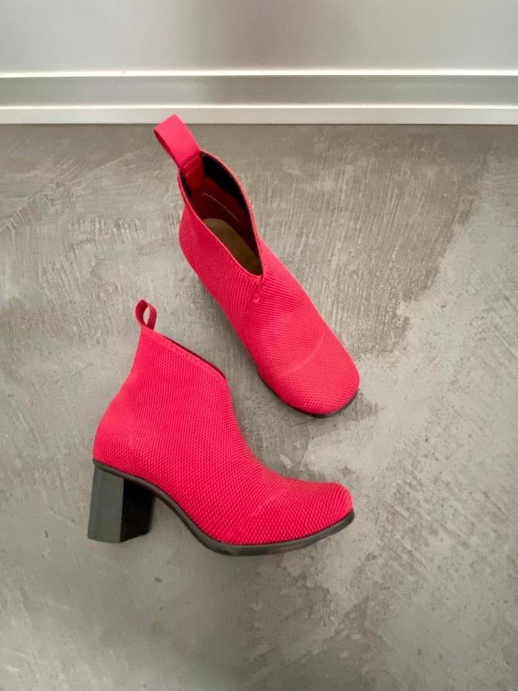 i551 Lage laarsjes enkel-laarzen maat 38 schoenen hak d-rood, Kleding | Dames, Schoenen, Zo goed als nieuw, Rood, Ophalen of Verzenden