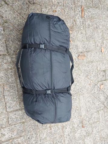 Grote Tunneltent met 2 Compartimenten beschikbaar voor biedingen