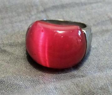 TE KOOP: 8 RINGEN  ROESTVRIJSTAAL/STENEN beschikbaar voor biedingen