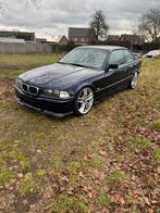 Bmw e36 320 coupé handgeschakeld leer, Auto's, BMW, Achterwielaandrijving, Zwart, 150 pk, Blauw