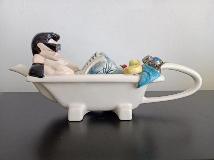 theepot verzamelobject, Huis en Inrichting, Keuken | Servies, Zo goed als nieuw, Overige typen, Overige stijlen, Keramiek, Ophalen of Verzenden