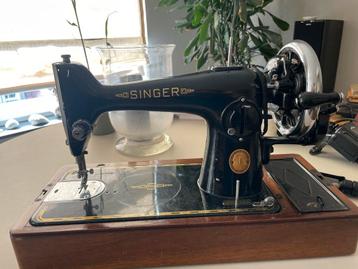 Vintage Singer Naaimachine 1951 met reiskoffer beschikbaar voor biedingen