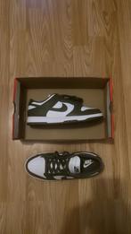 Nike Dunk Low Olive Green - Nieuw - Maat 40,5, Kleding | Heren, Schoenen, Overige kleuren, Nieuw, NIKE, Ophalen of Verzenden