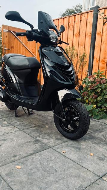 Te koop piaggio zip 2016 brom full opties beschikbaar voor biedingen