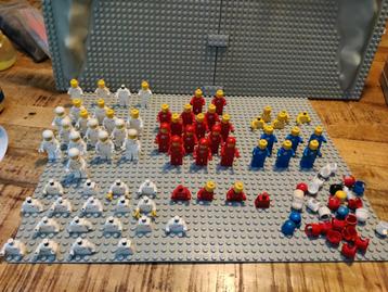 Lego classic space minifigures leftovers beschikbaar voor biedingen