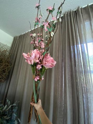 Zijden nep bloemen beschikbaar voor biedingen