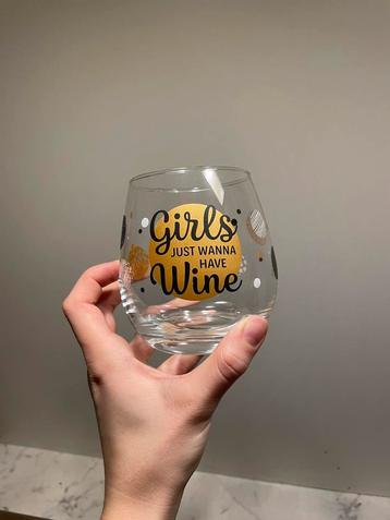 Wijnglas, girls just wanna have wine