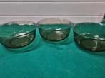 Schalen bruin glas arcoroc france 3 stuks, Huis en Inrichting, Keuken | Servies, Ophalen of Verzenden