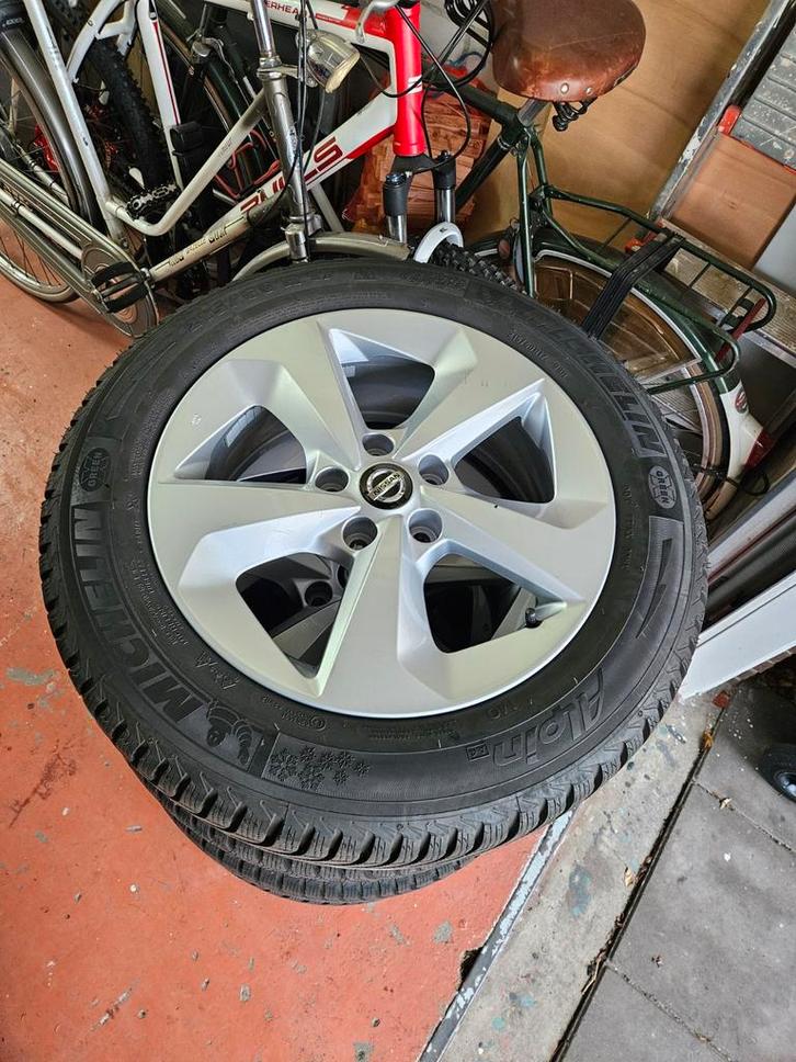 Winterbanden Nissan Qashqai - 7.2mm profiel, Auto-onderdelen, Banden en Velgen, Banden en Velgen, Winterbanden, 17 inch, 215 mm
