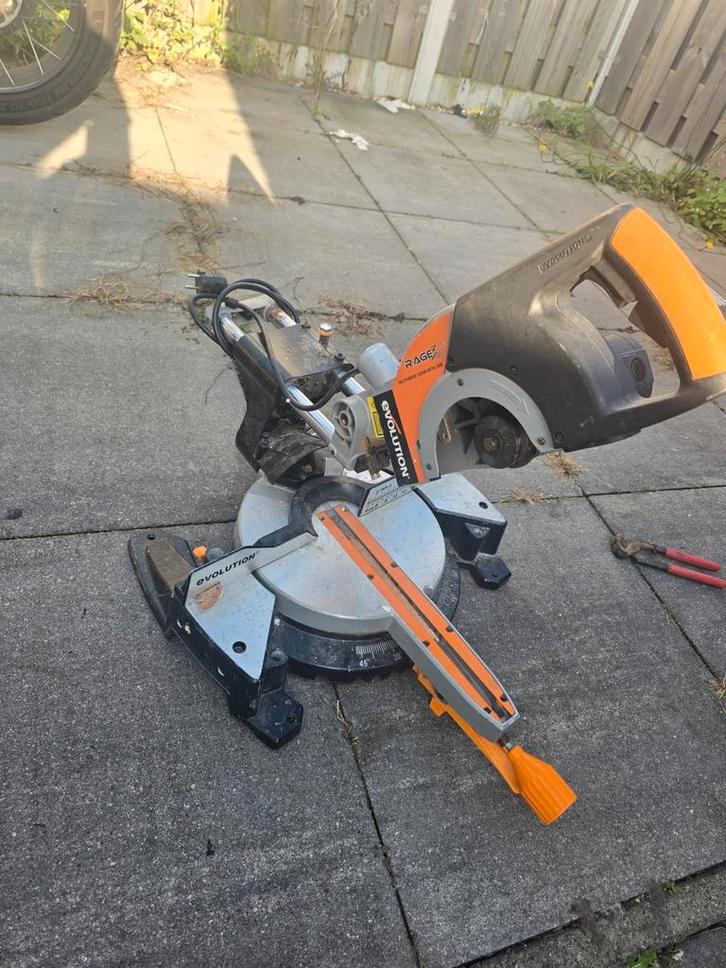 Evolution Rage 3 Afkortzaag - Gebruikt, Doe-het-zelf en Verbouw, Gereedschap | Zaagmachines, Gebruikt, Afkortzaag, 1200 watt of meer