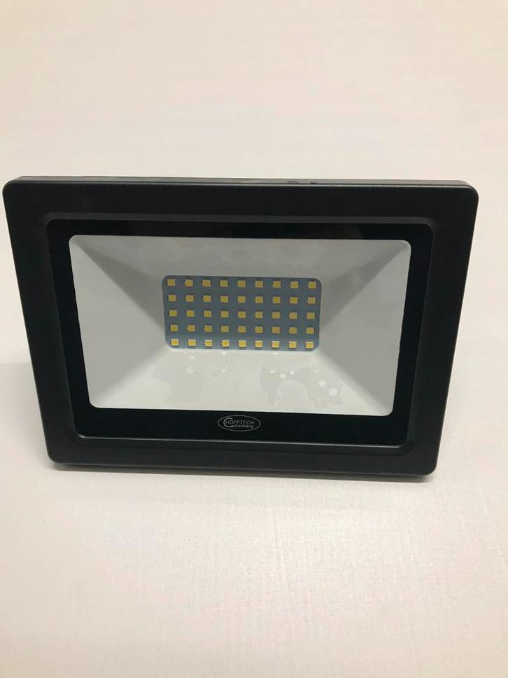 Nieuwe 30watt led schijnwerper met sensor, Hobby en Vrije tijd, Elektronica-componenten, Nieuw, Ophalen of Verzenden