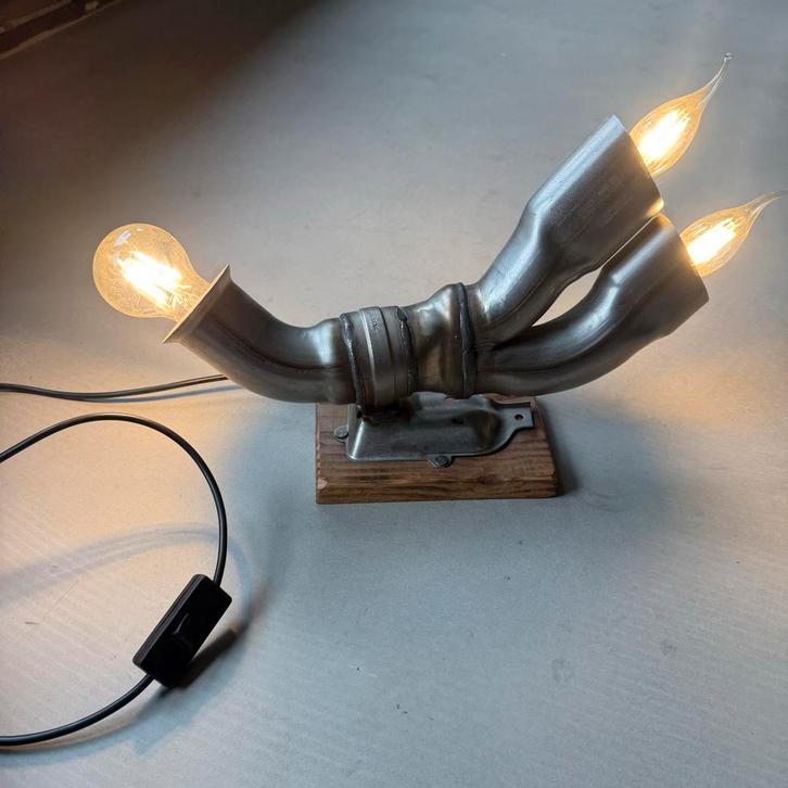Industriële Lamp Uitlaat eindstuk (Volvo) mancave interieur, Antiek en Kunst, Antiek | Lampen, Ophalen