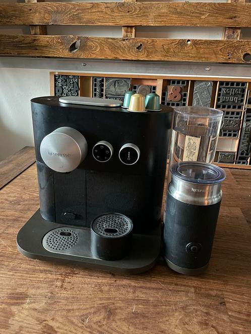 Nespresso Expert, Witgoed en Apparatuur, Koffiezetapparaten, Gebruikt, Koffiepads en cups, Koffiemachine, 1 kopje, Afneembaar waterreservoir