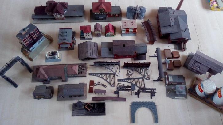 20 tal modelhuisjes O.a faller,pola, Hobby en Vrije tijd, Modeltreinen | H0, Gebruikt, Brug, Tunnel of Gebouw, Gelijkstroom of Wisselstroom