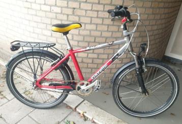 Gazelle Shark Jongensfiets 24 Inch en een crossfiets beschikbaar voor biedingen