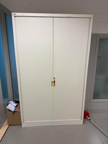 2 nette archiefkasten te koop beschikbaar voor biedingen