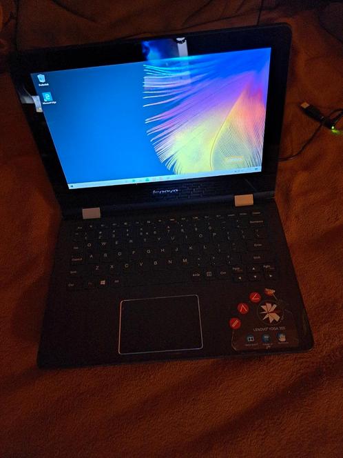 Lenovo yoga 300., Computers en Software, Windows Laptops, Zo goed als nieuw, 13 inch, SSD, 2 tot 3 Ghz, 4 GB, Qwerty, Met videokaart
