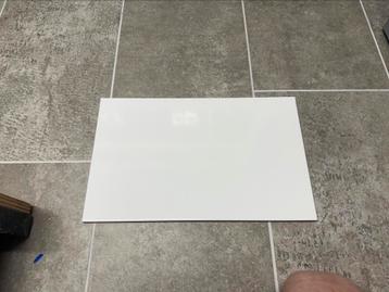 Keramische wandtegel 25x40cm wit 16,5m2 beschikbaar voor biedingen