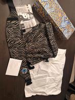 Artipoppe Zebra, Kinderen en Baby's, Babydragers en Draagdoeken, Overige merken, Buik of Rug, Ophalen of Verzenden, Zo goed als nieuw