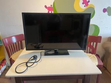 TV beeldscherm 81,3inch beschikbaar voor biedingen