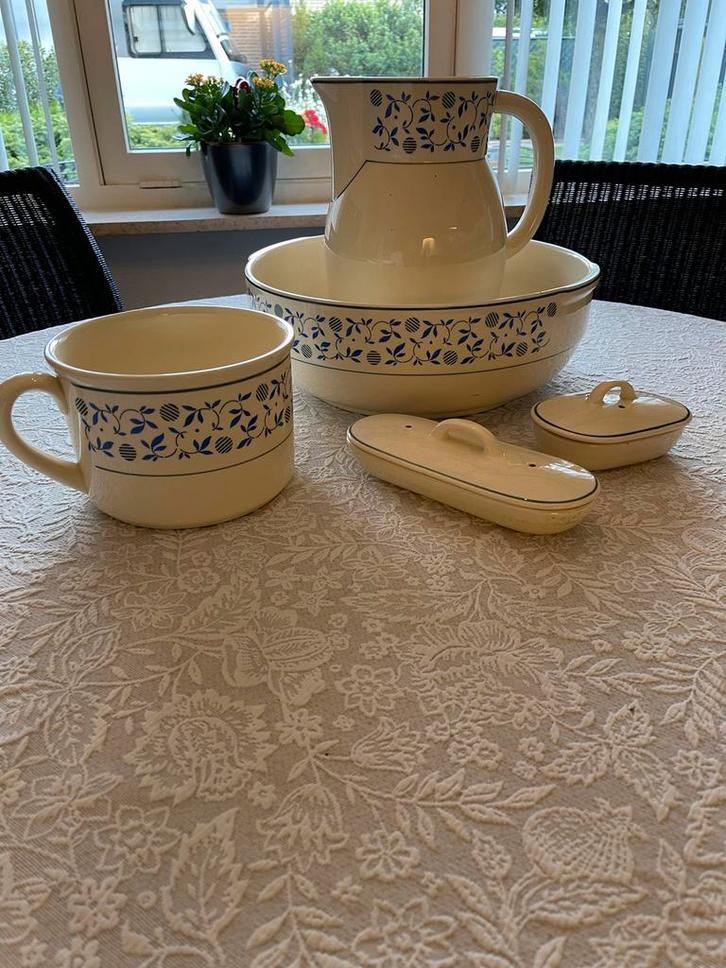 Antieke Wasset met Bloemmotief - Kan, Kom, Zeepbakje, Beker, Antiek en Kunst, Antiek | Keramiek en Aardewerk, Ophalen of Verzenden