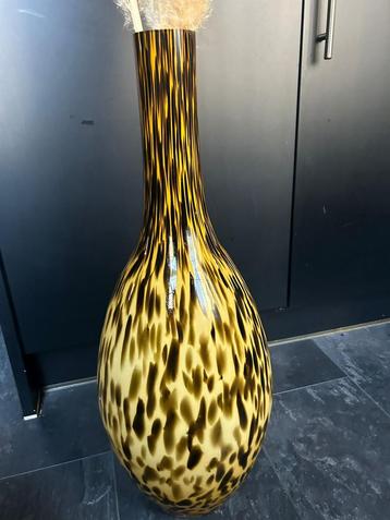 Mooie vaas beschikbaar voor biedingen