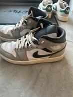 Jordan 1 grey, Ophalen, Zo goed als nieuw, Schoenen