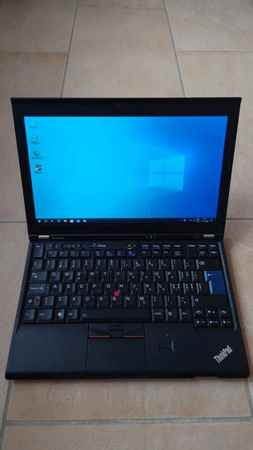 Lenovo X220 I7 - 4GB - 320GB - accu 4 uur - W10 - docking beschikbaar voor biedingen