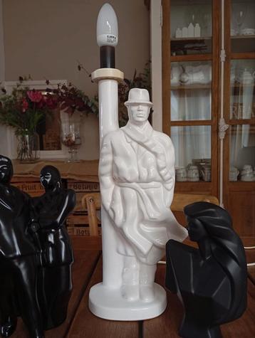 Lindsey B stijl: De sculpturen van Lindsey B, lamp beschikbaar voor biedingen