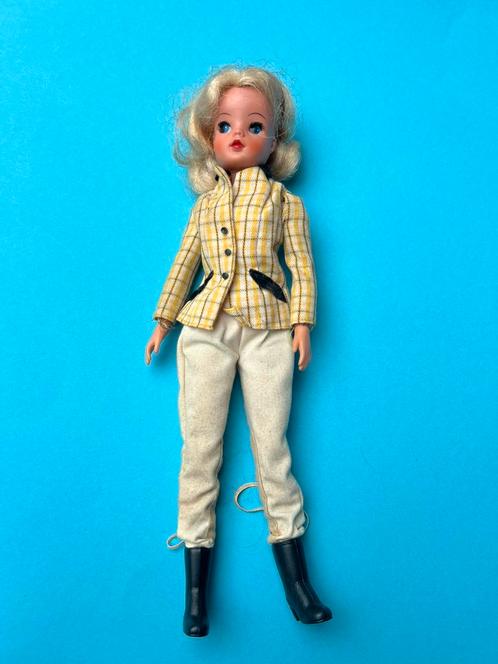 Sindy 033055x vintage horse riding, Verzamelen, Poppen, Zo goed als nieuw, Ophalen of Verzenden