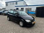 Volkswagen Touran 1.6  7Persoons, Auto's, Volkswagen, Voorwielaandrijving, Stof, 74 €/maand, 4 cilinders