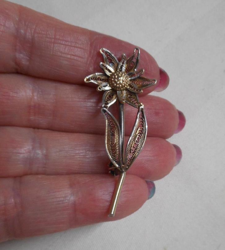 Zilveren antiek broche edelweiss nr.848, Sieraden, Tassen en Uiterlijk, Broches, Gebruikt, Zilver, Goud, 4 tot 7 cm, Verzenden