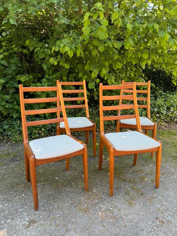4 eetkamerstoelen (vintage/deens design/jaren60), Huis en Inrichting, Stoelen, Zo goed als nieuw, Vier, Stof, Ophalen