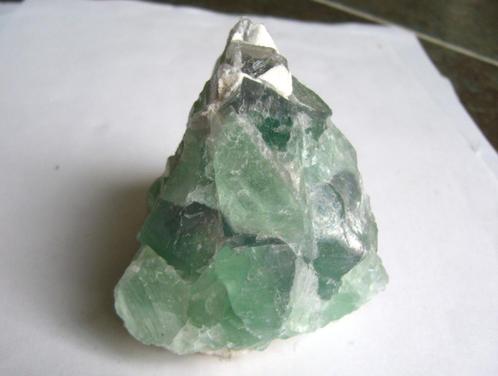 fluoriet XL 350gram GROOT ruw brok stuk groene ruw fluorite, Verzamelen, Mineralen en Fossielen, Mineraal, Ophalen of Verzenden
