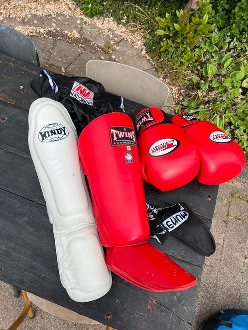 Twins boks kickbokshandschoenen; scheenbeschermers tok, Sport en Fitness, Vechtsporten en Zelfverdediging, Overige, Maat XS of kleiner
