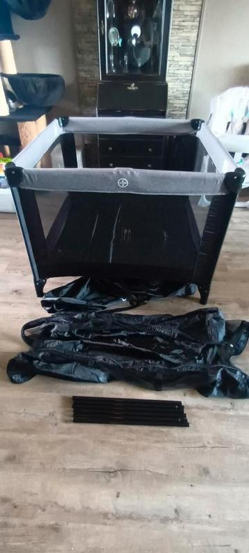 Grote box/babybedje 1x1m evt tweeling+inritsbare verhoging  beschikbaar voor biedingen
