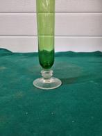 vaasje groen glas smal vintage, Huis en Inrichting, Woonaccessoires | Vazen, Ophalen of Verzenden