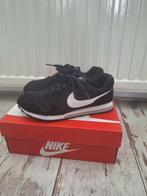 Nike zwarte sneakers,  MD Runner 2, mt 37, Gebruikt, Ophalen of Verzenden, Nike, Jongen of Meisje